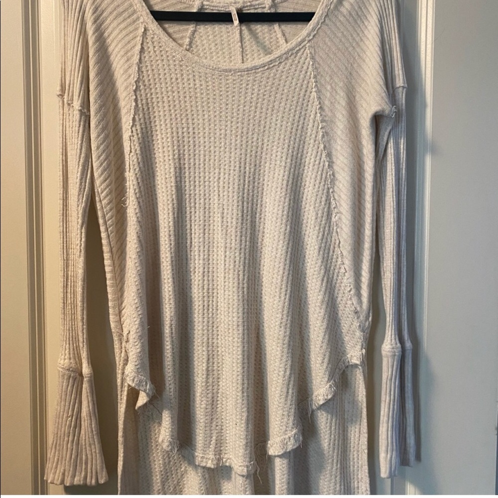 Oversized scoop neck long sleeve
